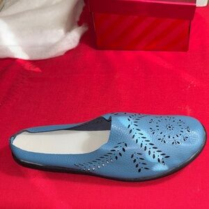 NEW! Owlkay Comfort Loafers Flats Blue Leather Sz 39 (US 8/8.5) NIB slip on shoe